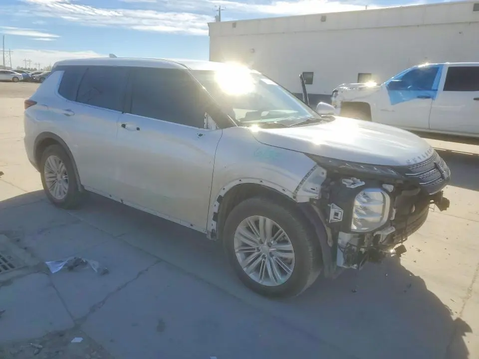 2022 MITSUBISHI OUTLANDER ES  