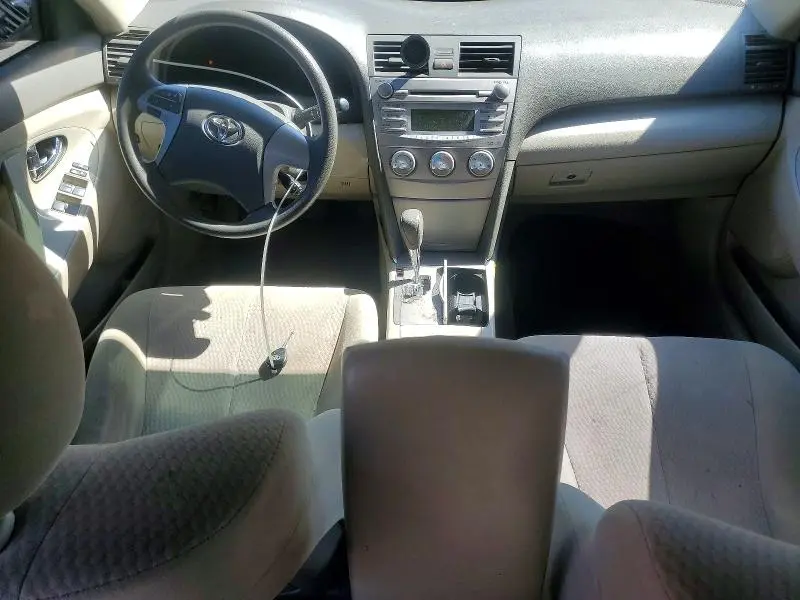 2010 TOYOTA CAMRY LE  