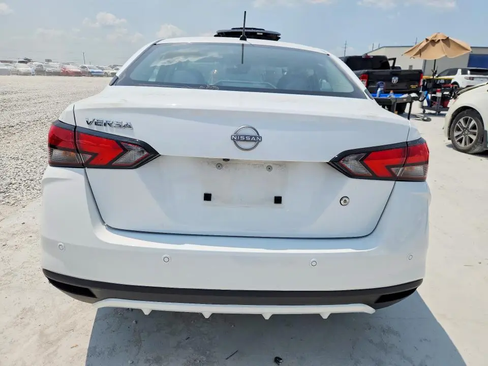 2024 NISSAN VERSA S  