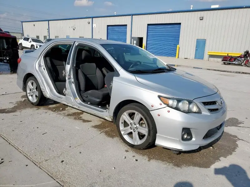 2013 TOYOTA COROLLA BASE  