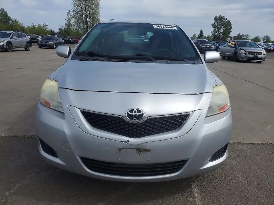 2011 TOYOTA YARIS BASE  