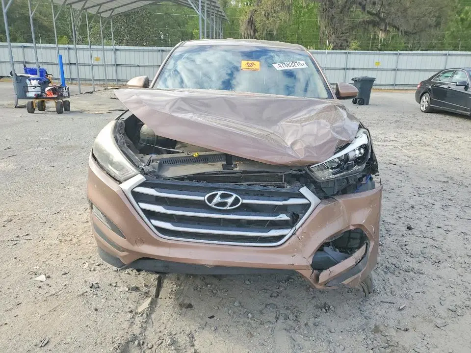 2017 HYUNDAI TUCSON SE  