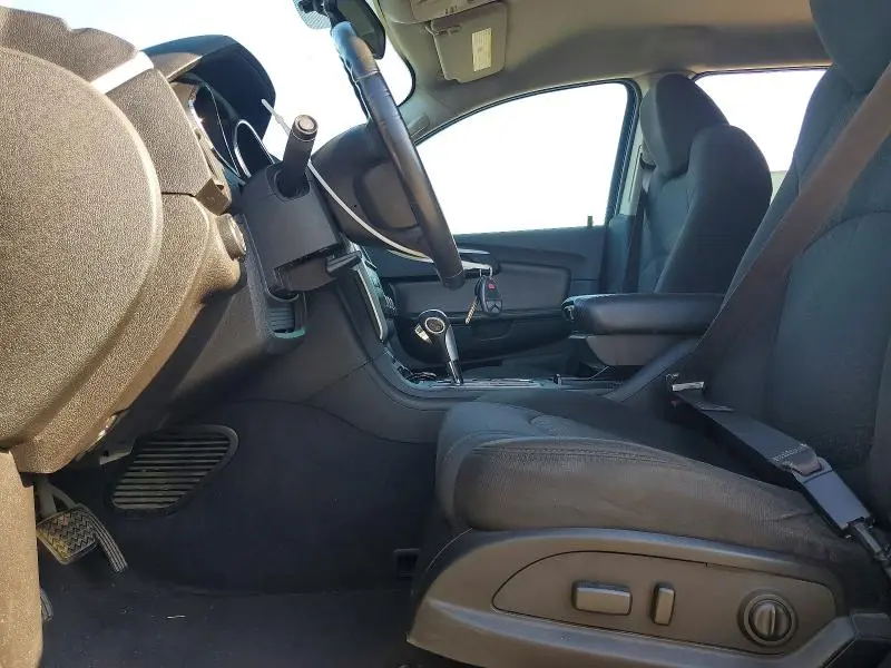 2011 CHEVROLET TRAVERSE LT  
