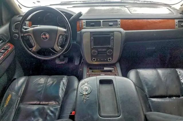 2012 CADILLAC ESCALADE LUXURY  