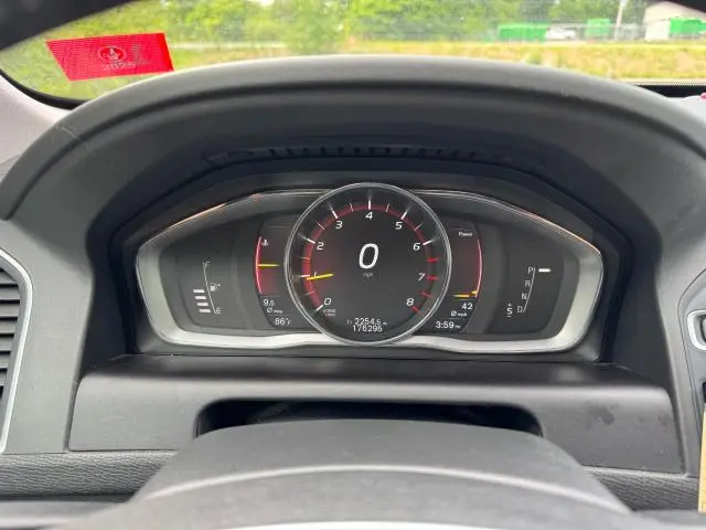 2017 VOLVO XC60 T5 INSCRIPTION  