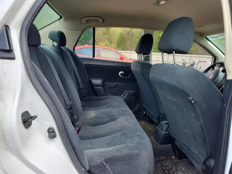 2011 NISSAN VERSA 1.8 S  