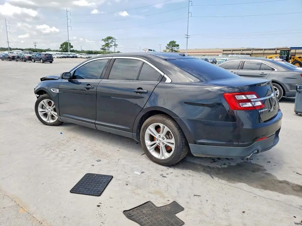 2015 FORD TAURUS SE  