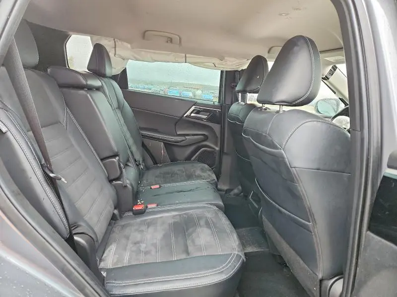 2023 MITSUBISHI OUTLANDER SE  