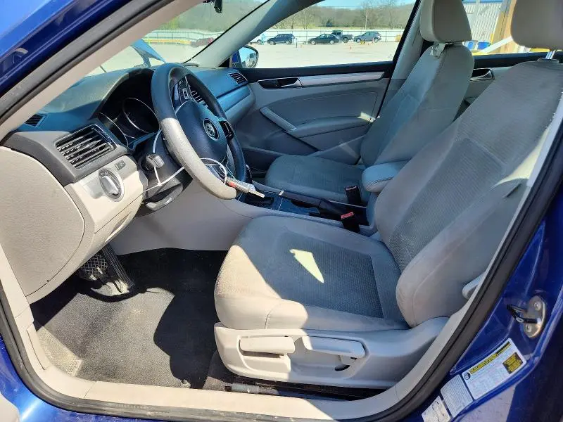 2017 VOLKSWAGEN PASSAT S  