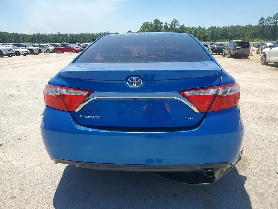 2017 TOYOTA CAMRY SE  