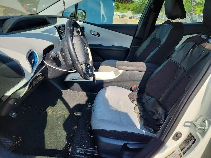 2016 TOYOTA PRIUS THREE  