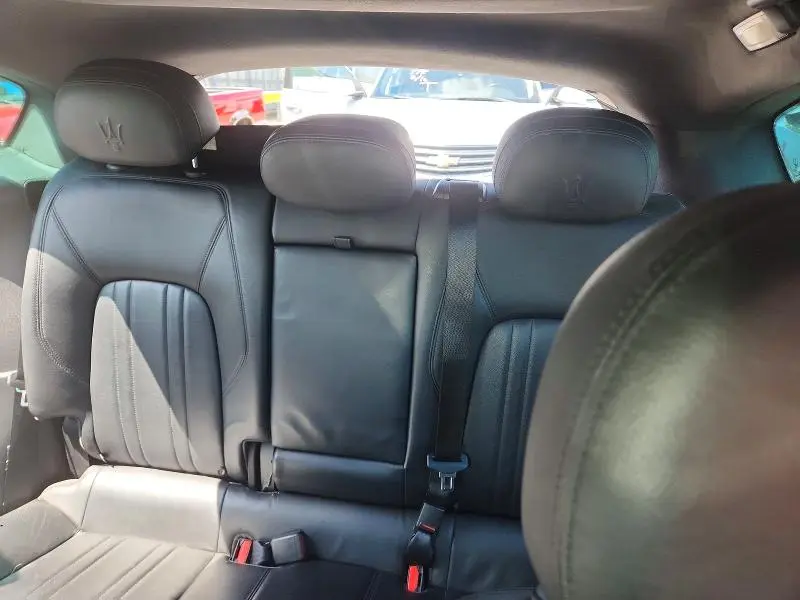 2022 MASERATI LEVANTE BASE  
