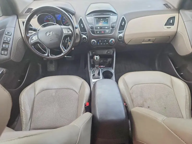 2015 HYUNDAI TUCSON SE  