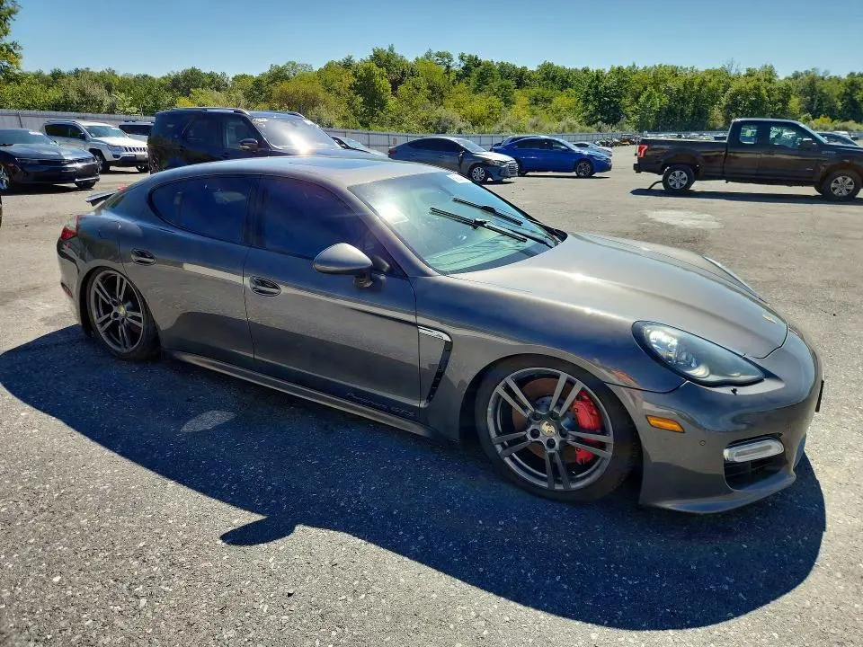2013 PORSCHE PANAMERA GTS  