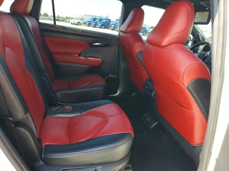 2021 TOYOTA HIGHLANDER XSE  