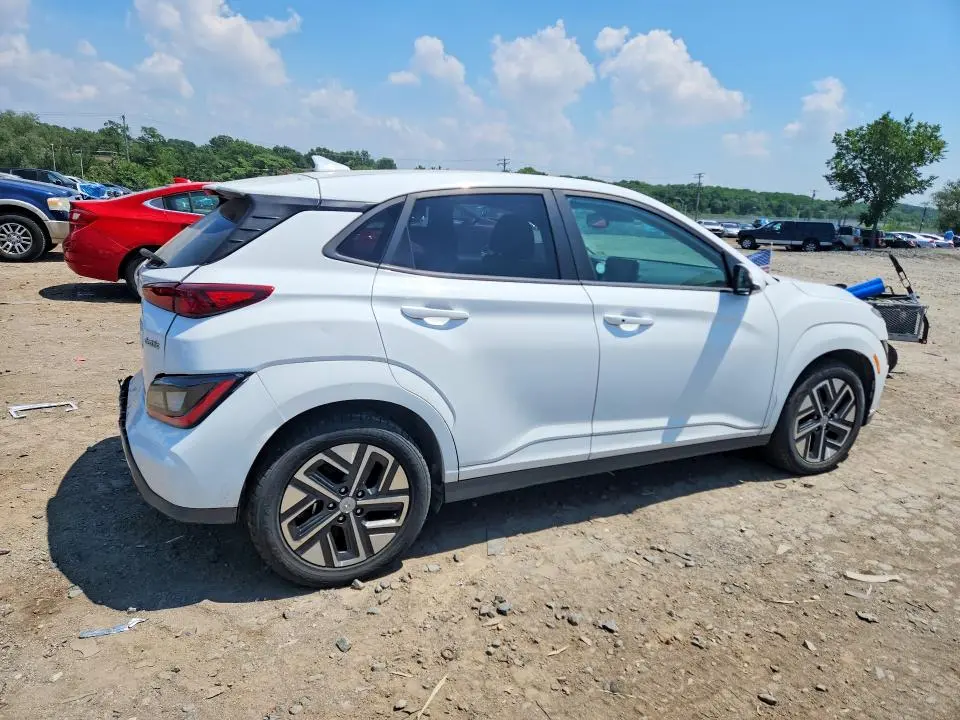 2023 HYUNDAI KONA SE  