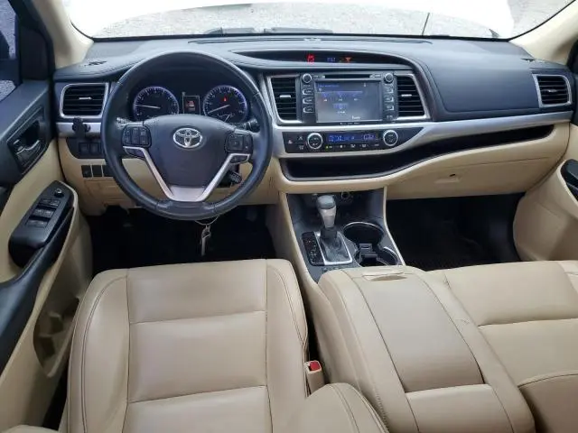 2019 TOYOTA HIGHLANDER SE  