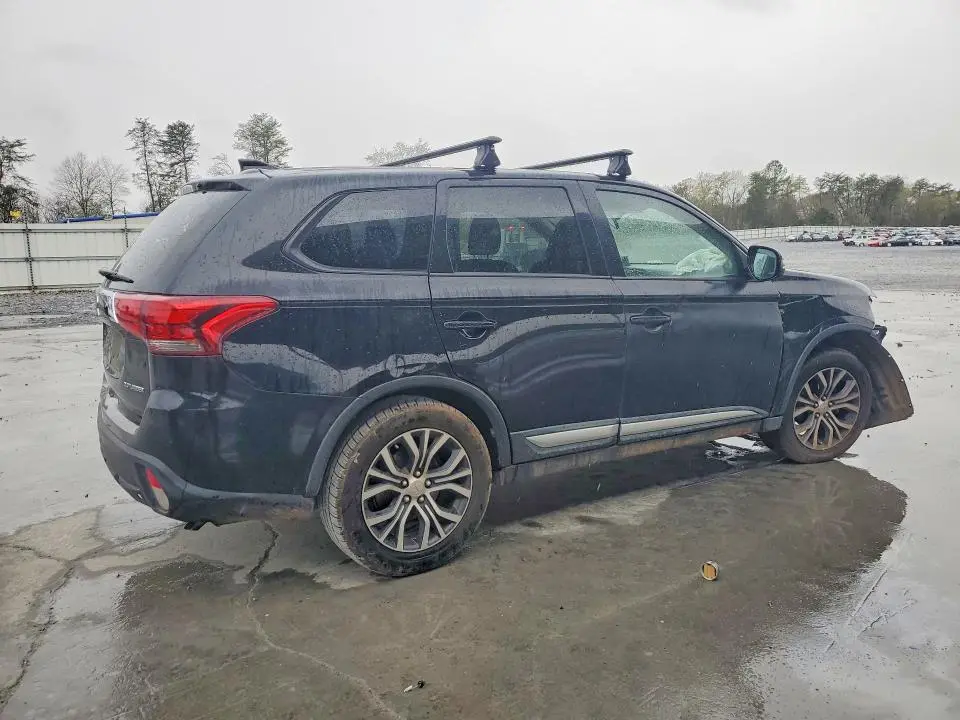 2018 MITSUBISHI OUTLANDER ES  