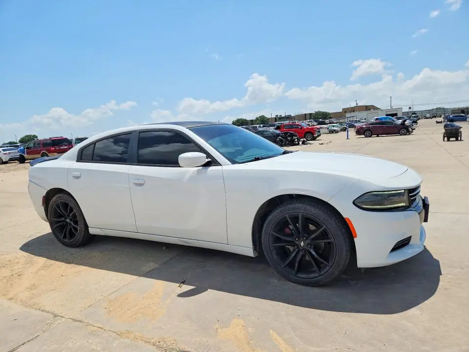 2015 DODGE CHARGER SE  