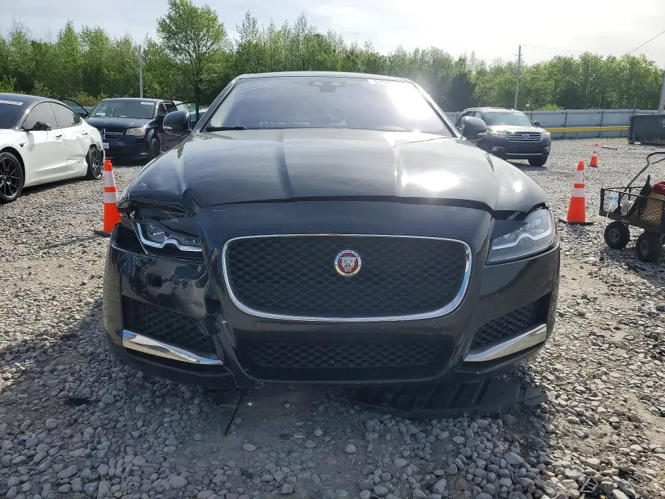 2016 JAGUAR XF PRESTIGE  