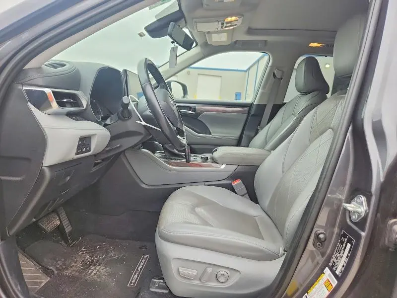 2021 TOYOTA HIGHLANDER PLATINUM  