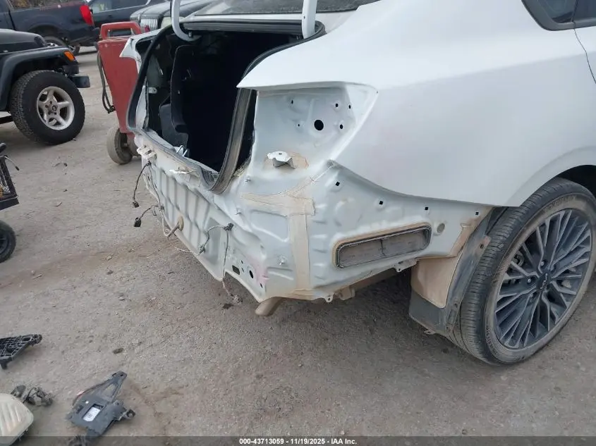 2024 KIA FORTE GT-LINE