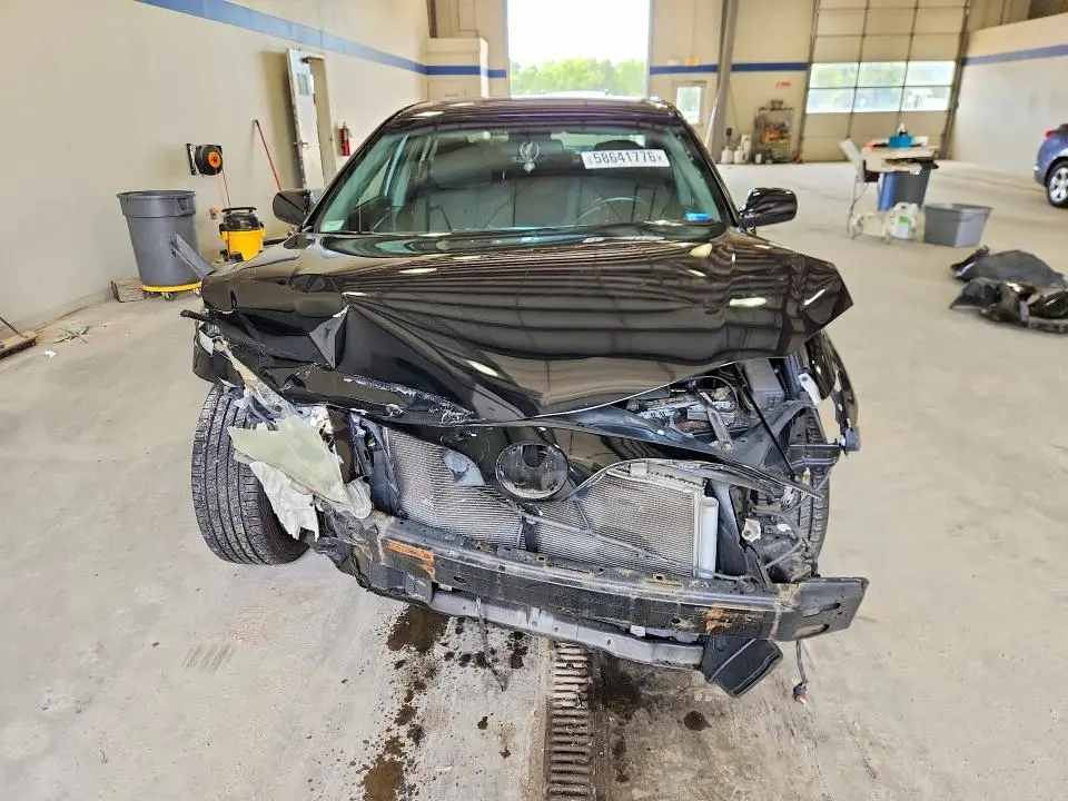 2011 TOYOTA CAMRY SE  