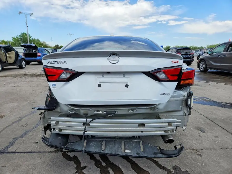 2023 NISSAN ALTIMA SR  