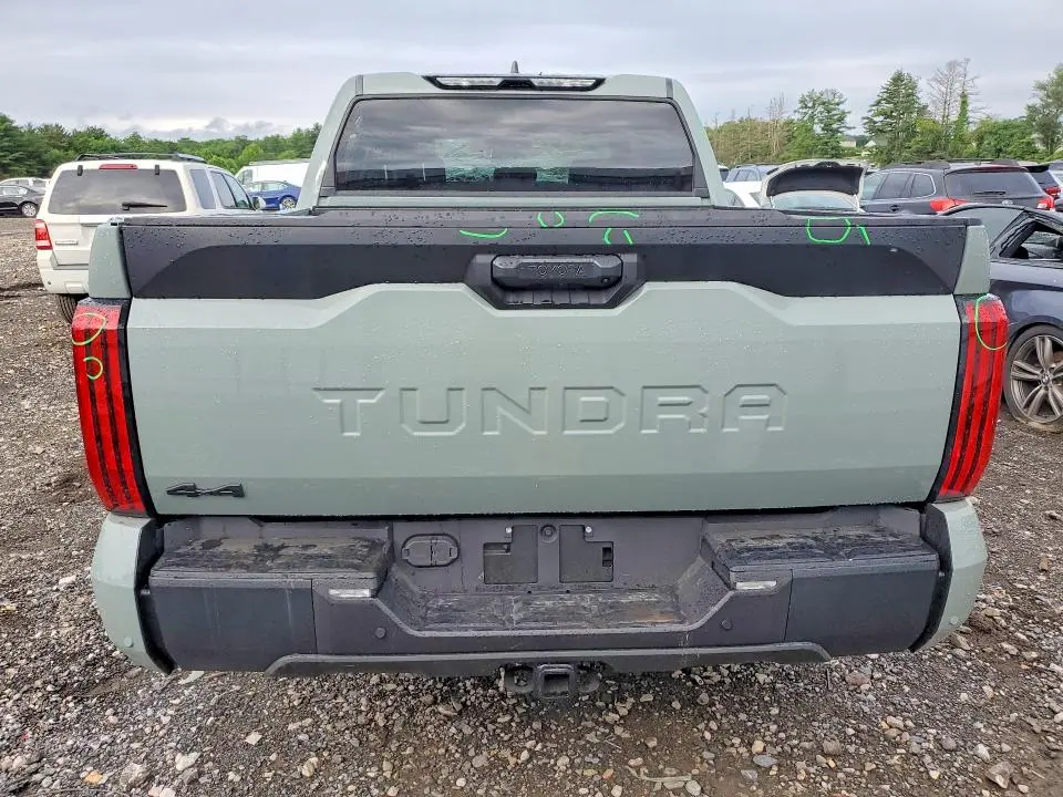 2026 TOYOTA TUNDRA SR5  
