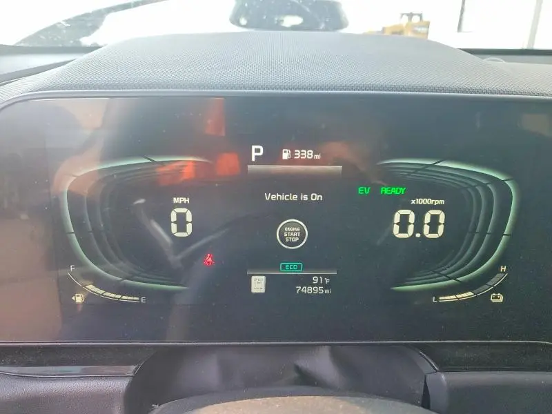 2023 KIA NIRO SX  
