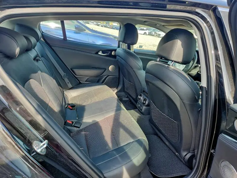 2019 KIA STINGER PREMIUM  