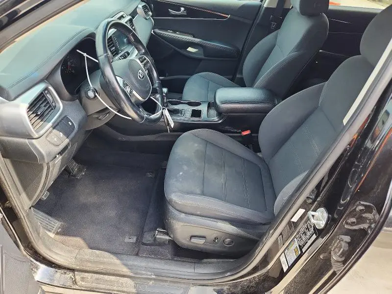 2019 KIA SORENTO LX V6  