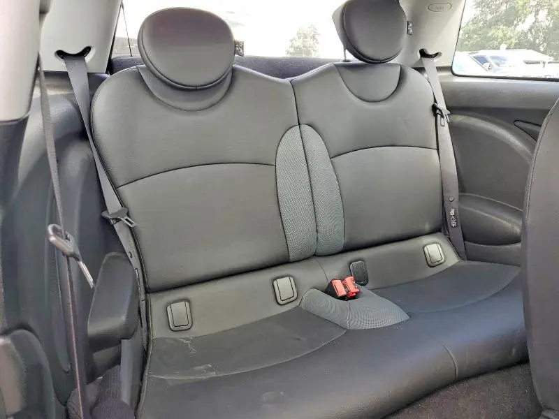 2010 MINI COOPER   