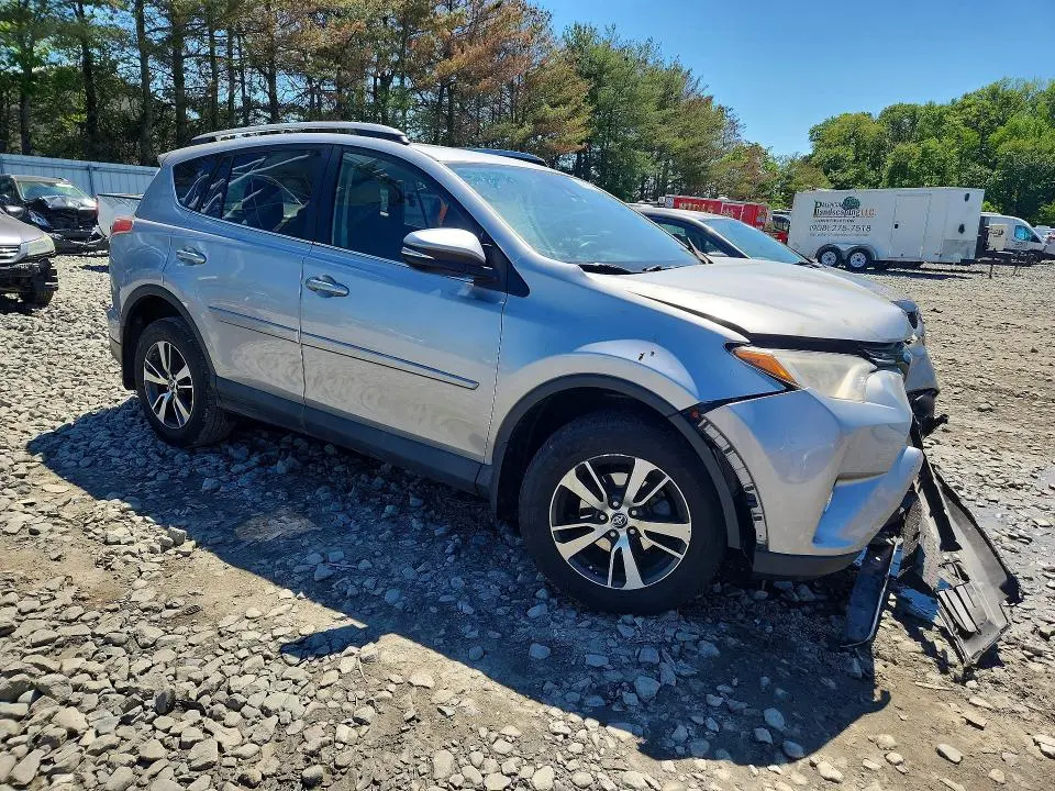 2017 TOYOTA RAV4 XLE  