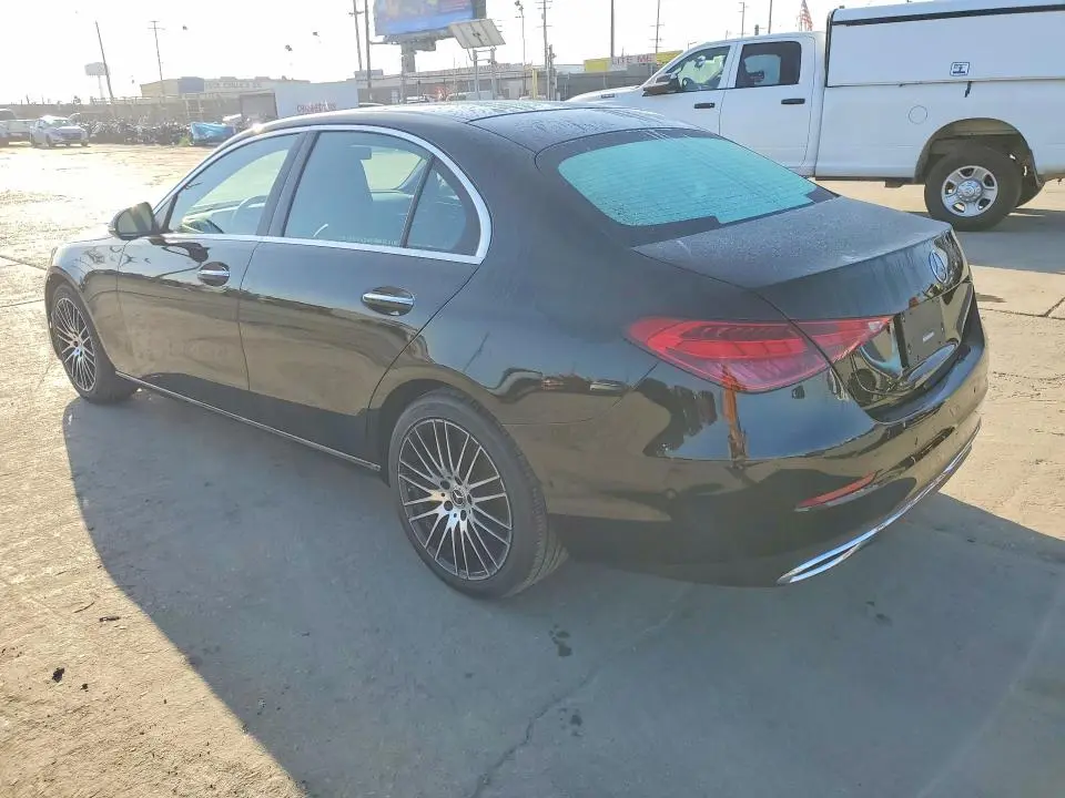 2025 MERCEDES-BENZ C 300  
