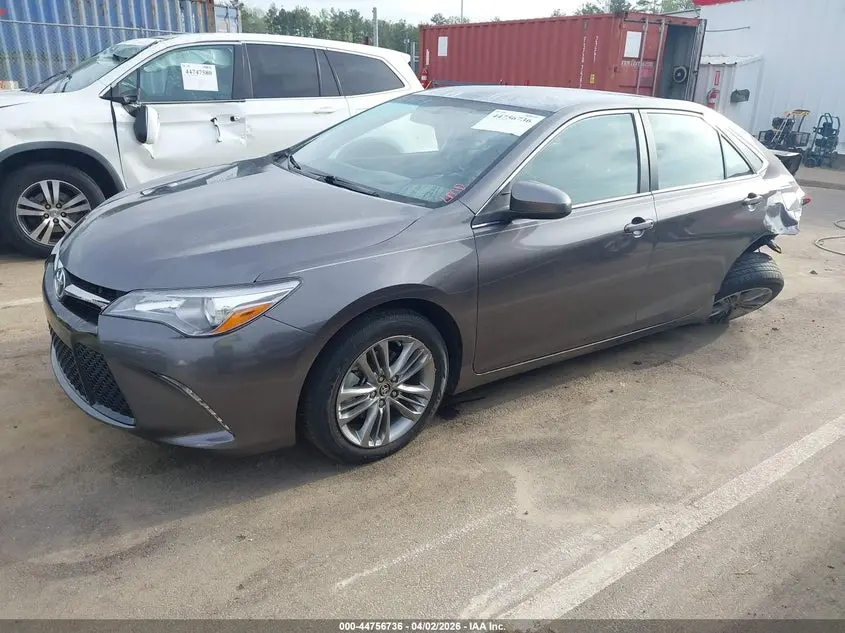2016 TOYOTA CAMRY SE