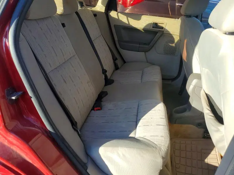 2010 FORD FOCUS SE  