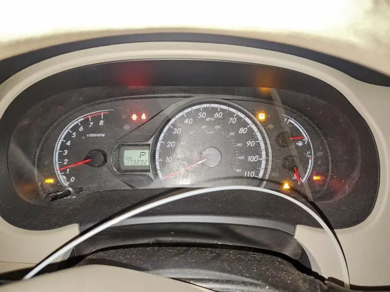 2014 TOYOTA SIENNA LE  