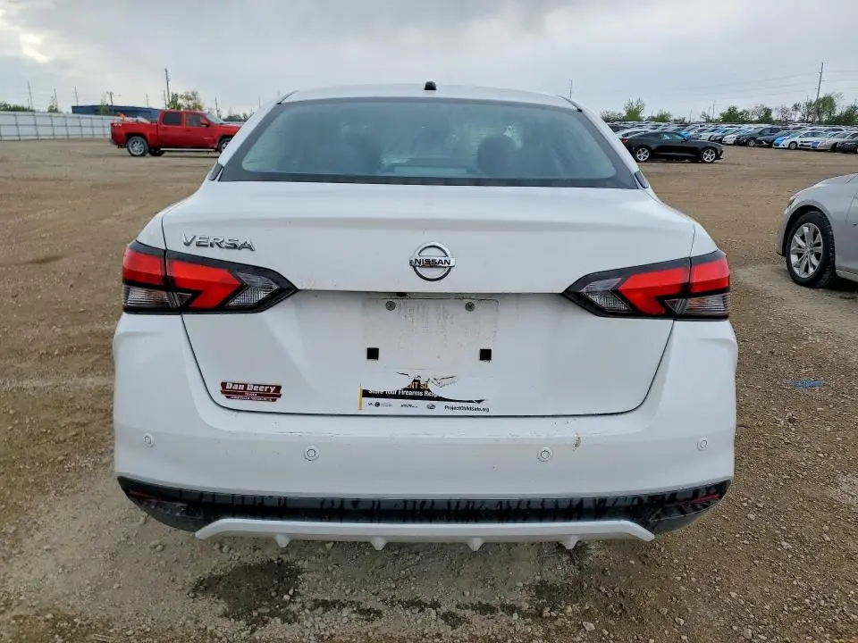 2021 NISSAN VERSA S  