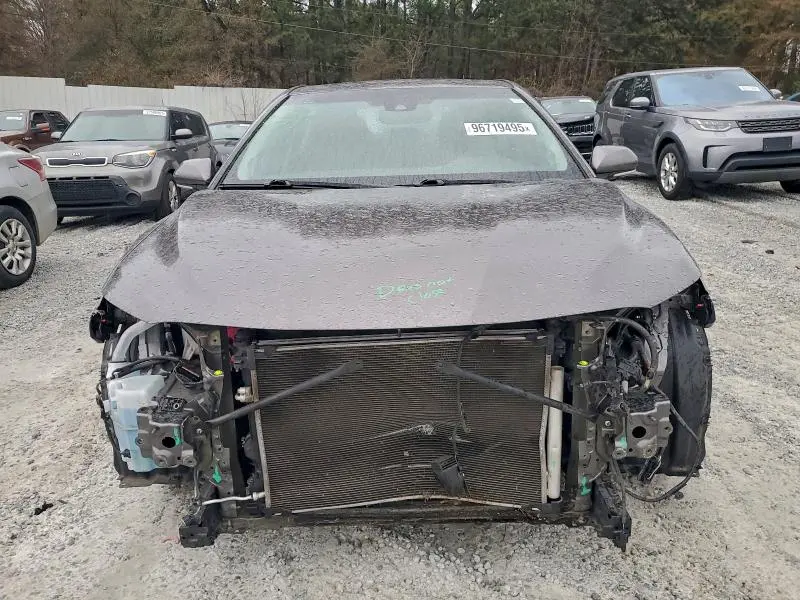 2020 TOYOTA CAMRY XLE  