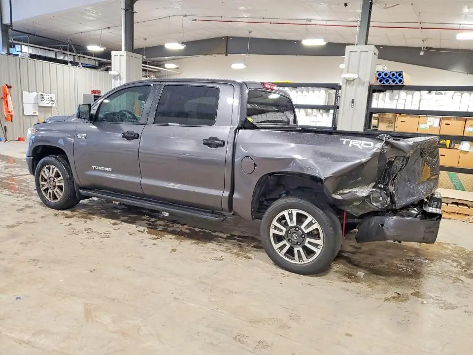 2018 TOYOTA TUNDRA CREWMAX SR5  