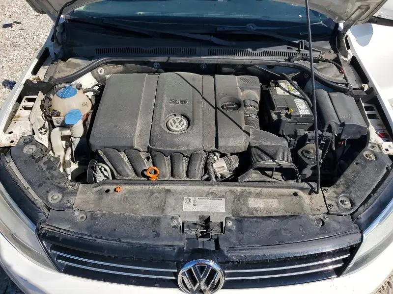 2013 VOLKSWAGEN JETTA SE  
