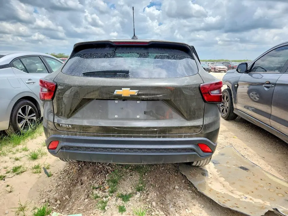 2024 CHEVROLET TRAX LS  