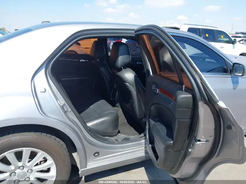 2013 CHRYSLER 300 MOTOWN