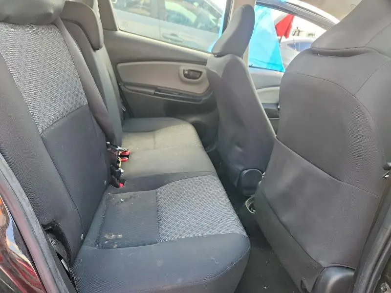 2015 TOYOTA YARIS 5-DOOR L  