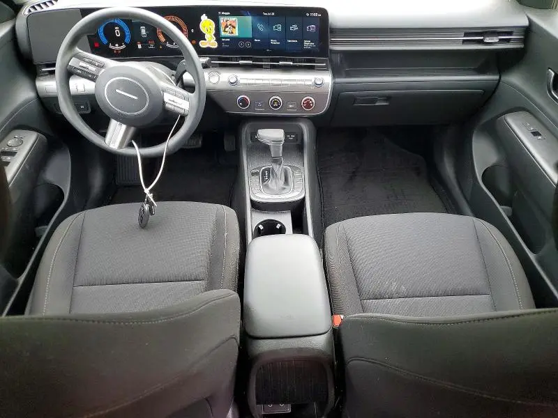 2025 HYUNDAI KONA SE  