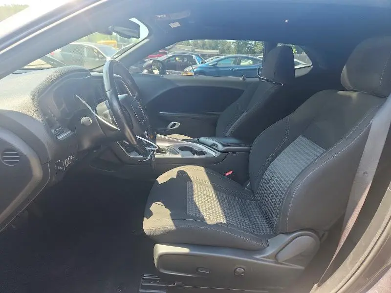 2022 DODGE CHALLENGER SXT  