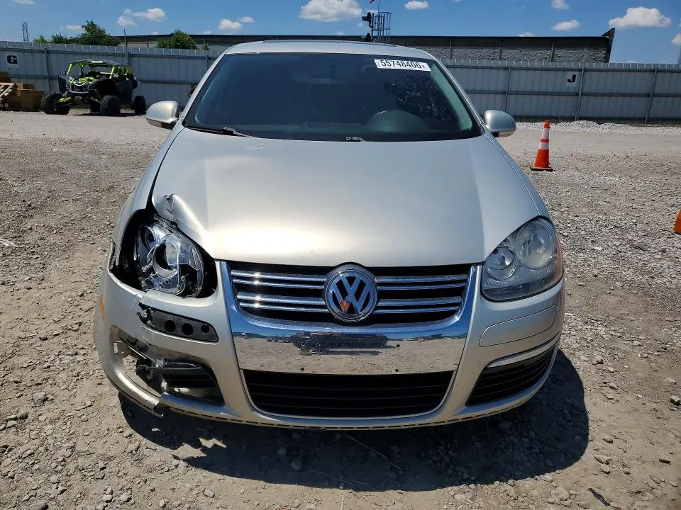 2010 VOLKSWAGEN JETTA SE  
