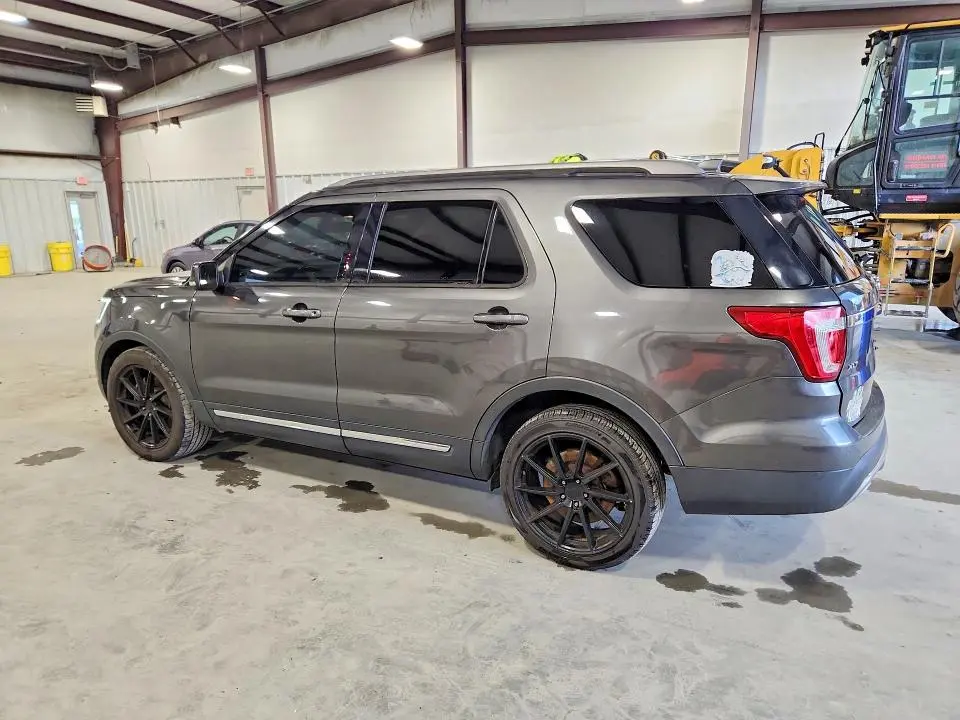 2017 FORD EXPLORER XLT  