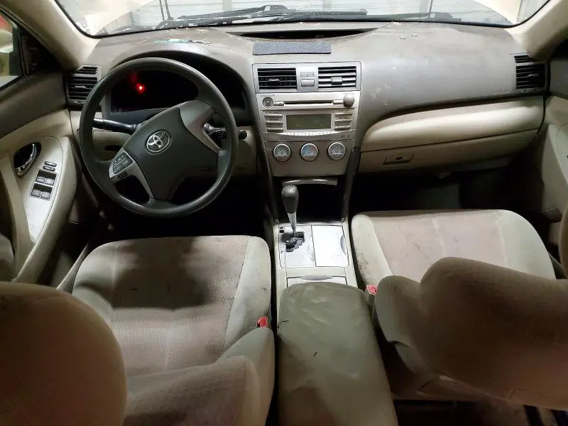 2010 TOYOTA CAMRY LE  